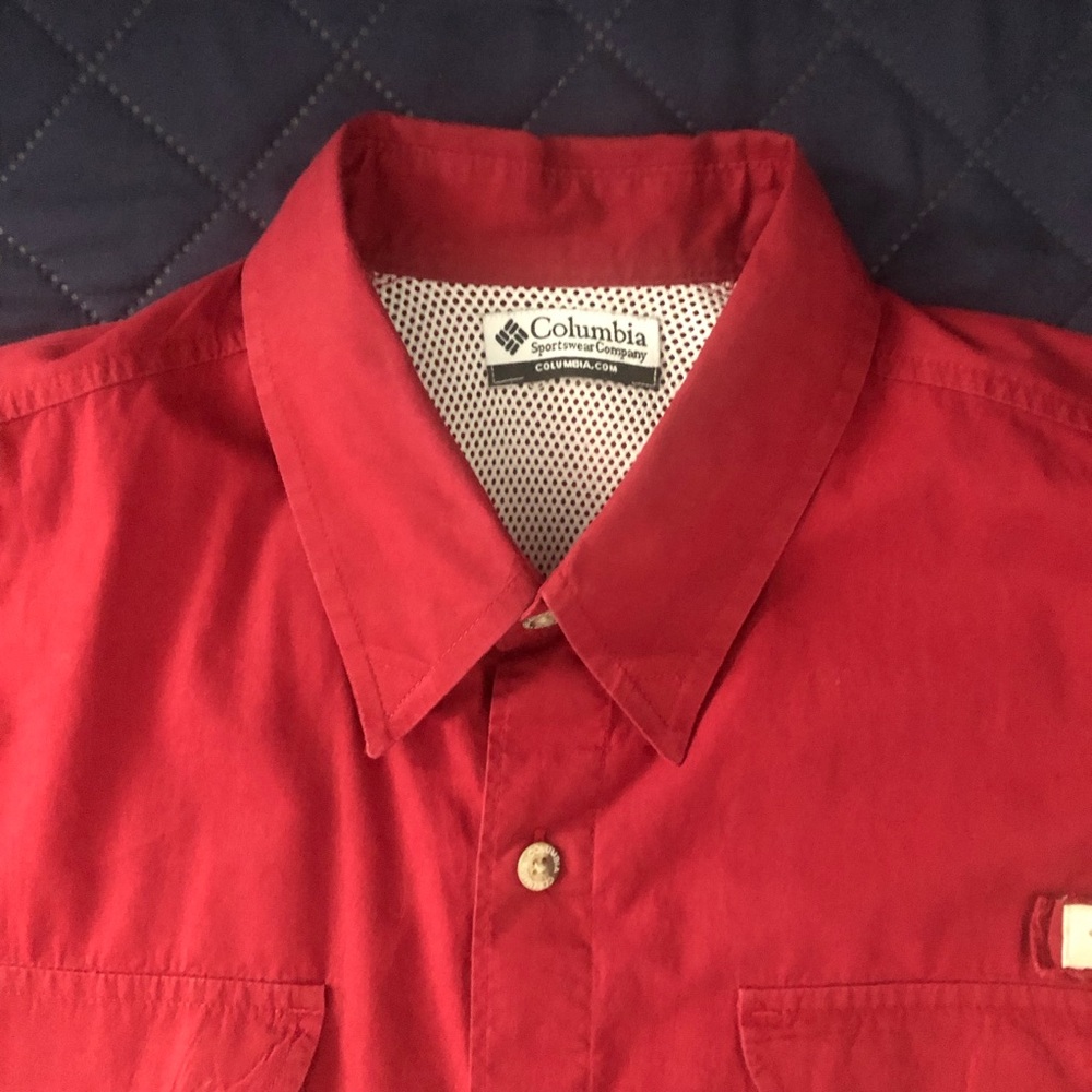 Columbia Men's Button-Down Short Sleeve Shirt - Deep Red - Picture 2 of 3